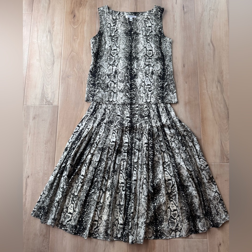 St. John Silk Snakeskin Skirt and Top Matching Set Size 6/S